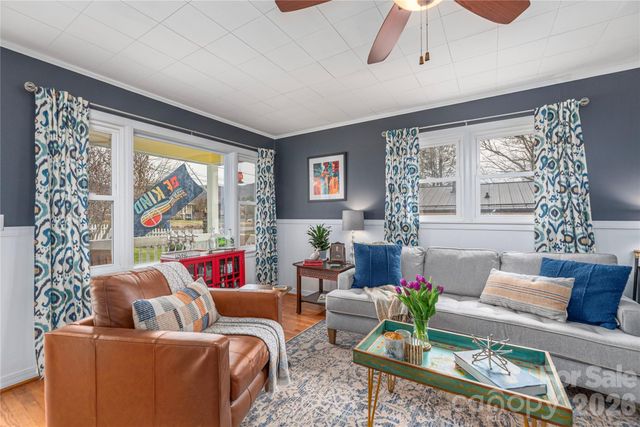 145 Woodland Drive, Waynesville, NC 28786