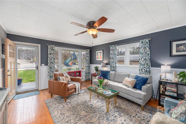 145 Woodland Drive, Waynesville, NC 28786