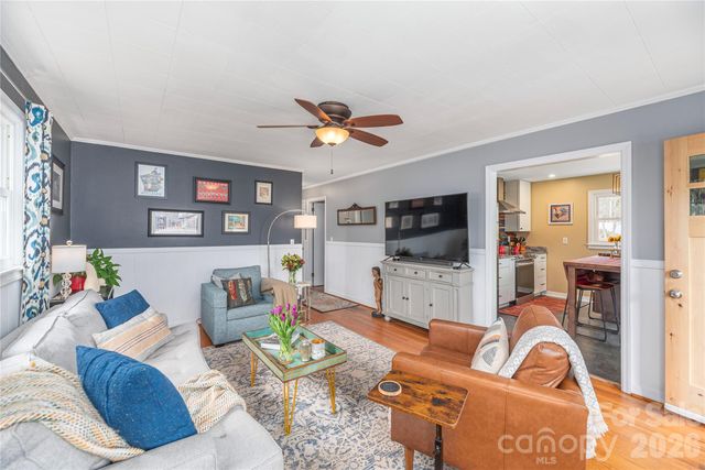 145 Woodland Drive, Waynesville, NC 28786