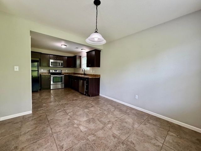 1204 LOUISVILLE DR, Columbia, MO 65203