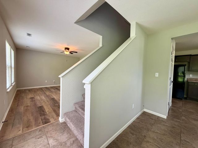 1204 LOUISVILLE DR, Columbia, MO 65203