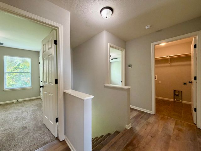 1204 LOUISVILLE DR, Columbia, MO 65203