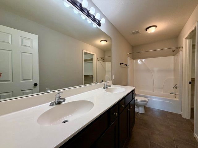 1204 LOUISVILLE DR, Columbia, MO 65203