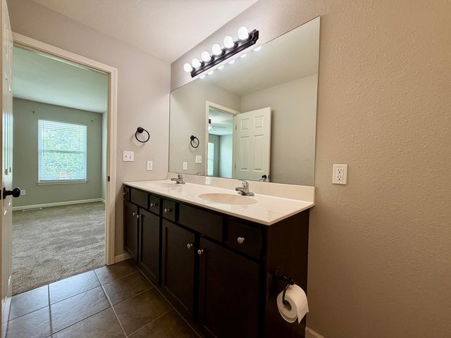 1204 LOUISVILLE DR, Columbia, MO 65203