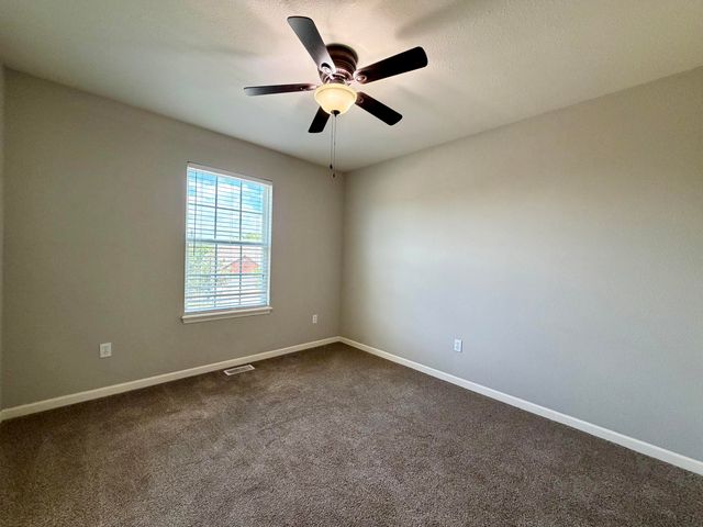 1204 LOUISVILLE DR, Columbia, MO 65203
