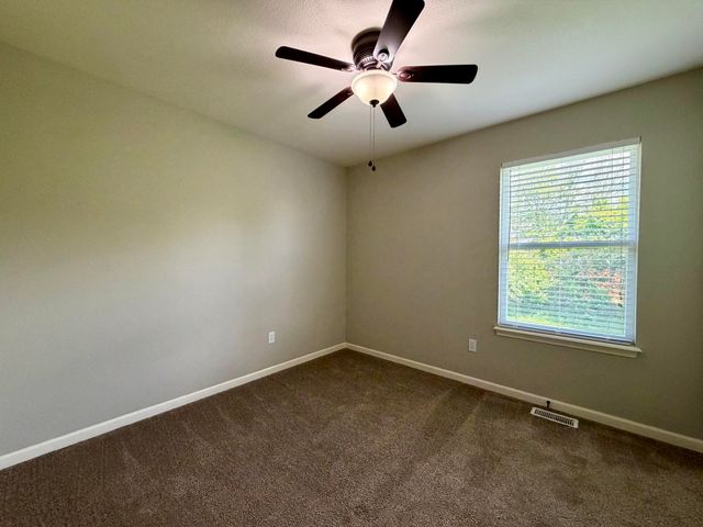 1204 LOUISVILLE DR, Columbia, MO 65203