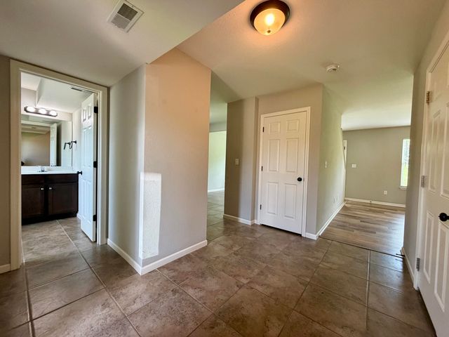 1204 LOUISVILLE DR, Columbia, MO 65203