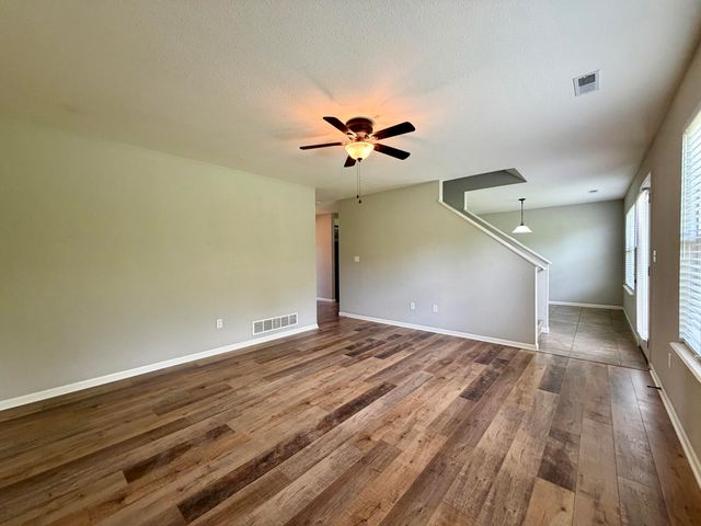 1204 LOUISVILLE DR, Columbia, MO 65203