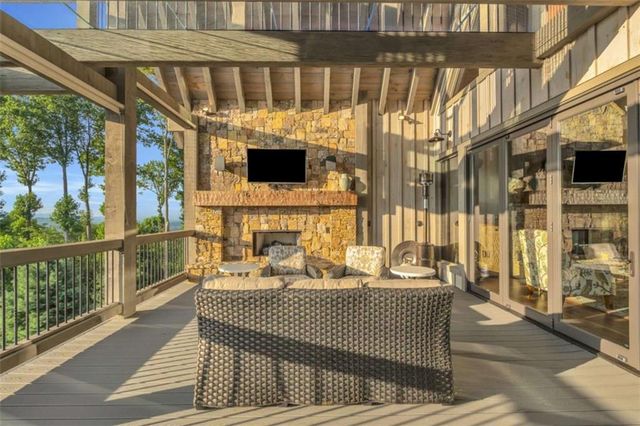 540 Overlook Drive, Blue Ridge, GA 30513