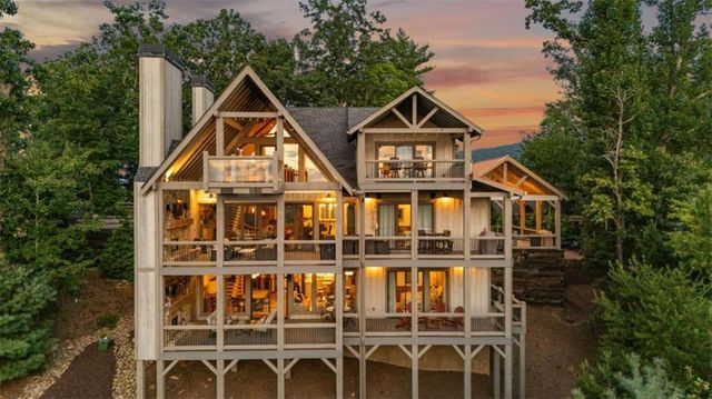 540 Overlook Drive, Blue Ridge, GA 30513