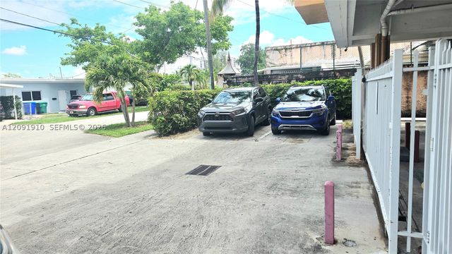 2441 SW 31st Ave 207, Miami, FL 33145