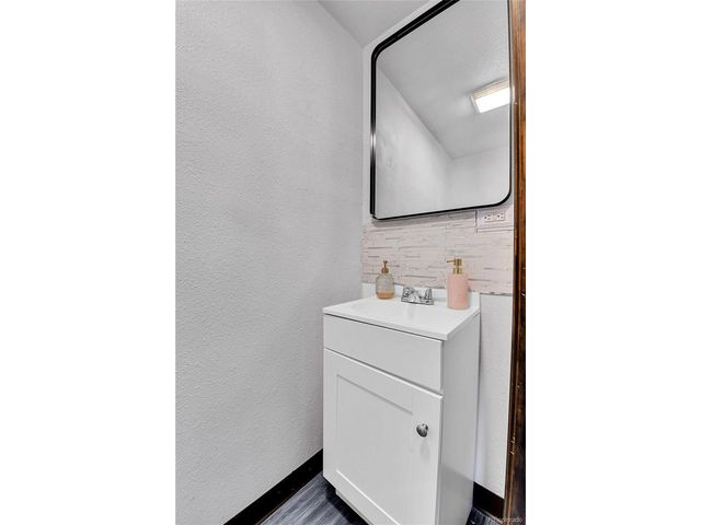 1323 S Idalia St, Aurora, CO 80017