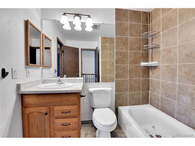 1323 S Idalia St, Aurora, CO 80017