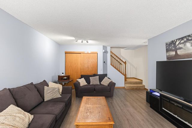 15749 Fjord Avenue 141, Apple Valley, MN 55124