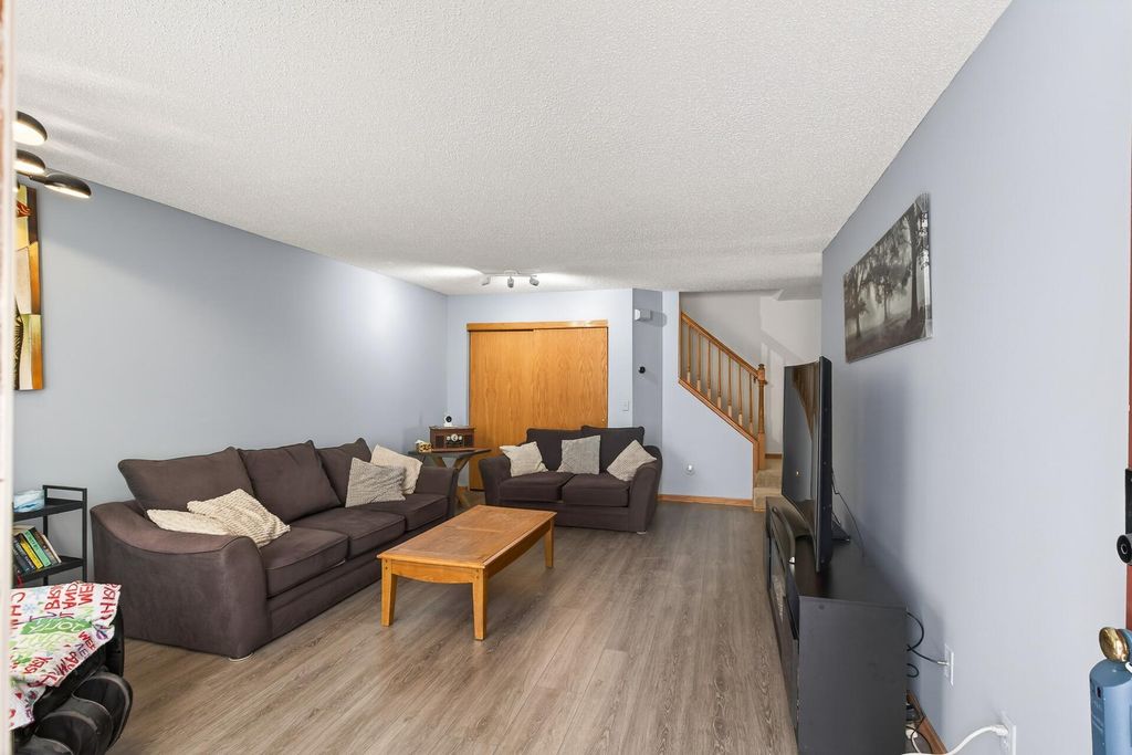 15749 Fjord Avenue 141, Apple Valley, MN 55124