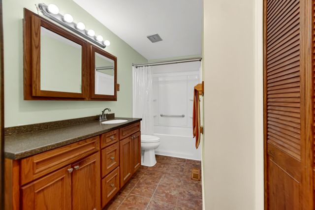 445 Plymouth Road, Valparaiso, IN 46385