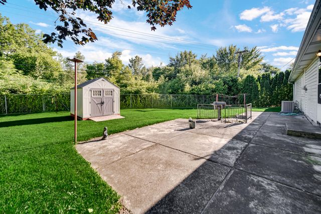 445 Plymouth Road, Valparaiso, IN 46385