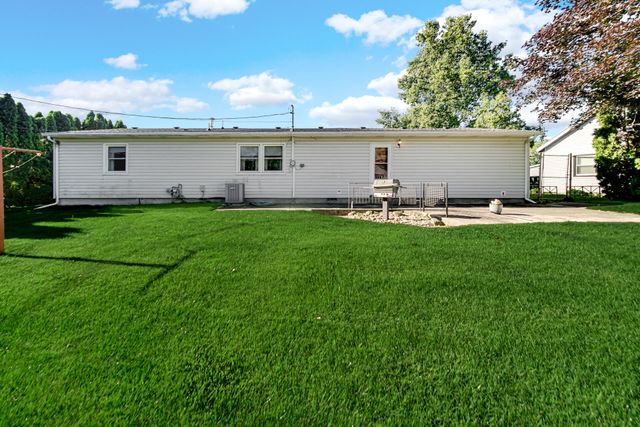 445 Plymouth Road, Valparaiso, IN 46385