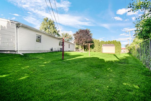 445 Plymouth Road, Valparaiso, IN 46385
