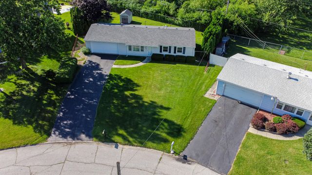 445 Plymouth Road, Valparaiso, IN 46385