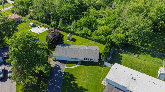 445 Plymouth Road, Valparaiso, IN 46385