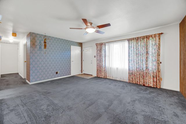 445 Plymouth Road, Valparaiso, IN 46385