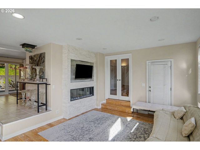 1354 LEA ANN Ct, Salem, OR 97304