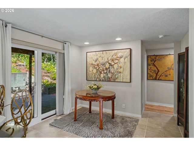 1354 LEA ANN Ct, Salem, OR 97304