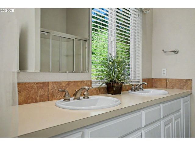 1354 LEA ANN Ct, Salem, OR 97304