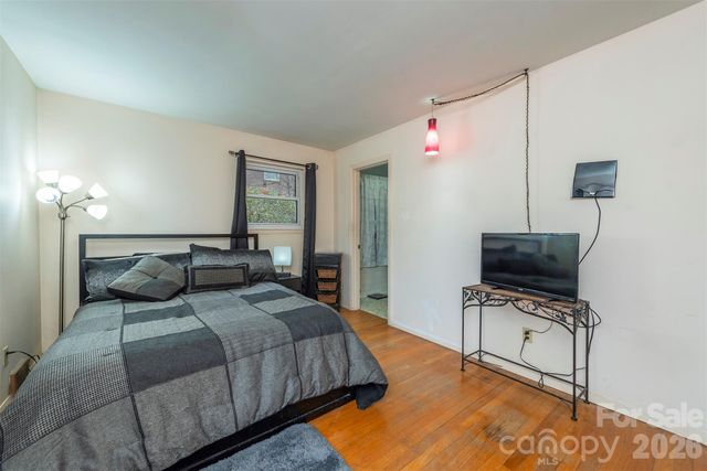 4 Stockwood Road, Asheville, NC 28803