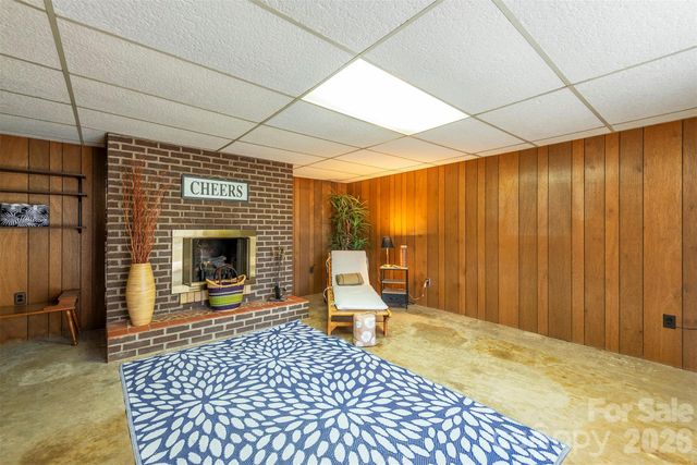 4 Stockwood Road, Asheville, NC 28803