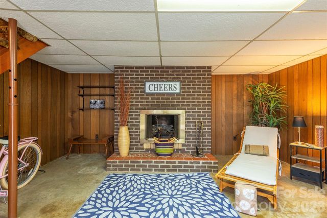 4 Stockwood Road, Asheville, NC 28803