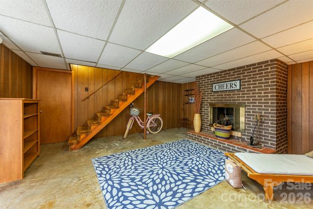 4 Stockwood Road, Asheville, NC 28803