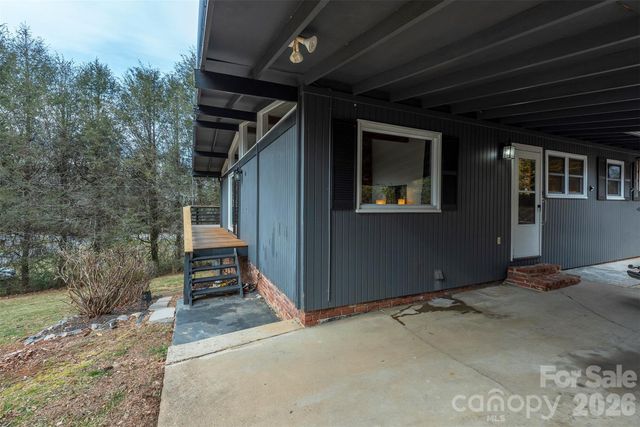 4 Stockwood Road, Asheville, NC 28803