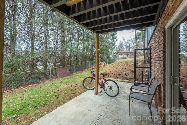 4 Stockwood Road, Asheville, NC 28803