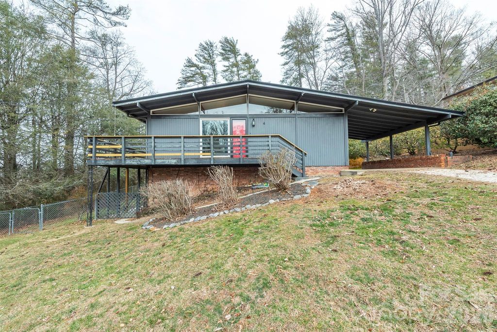 4 Stockwood Road, Asheville, NC 28803