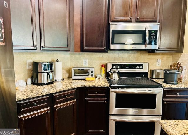 246 Thyme Leaf Way, Locust Grove, GA 30248