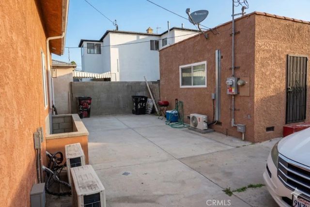 514 W 105th, Los Angeles, CA 90044