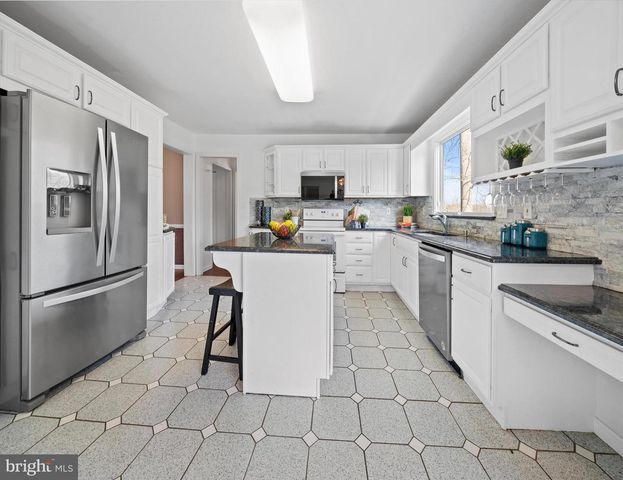 707 PINE RIDGE LN, Hockessin, DE 19707