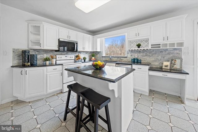 707 PINE RIDGE LN, Hockessin, DE 19707