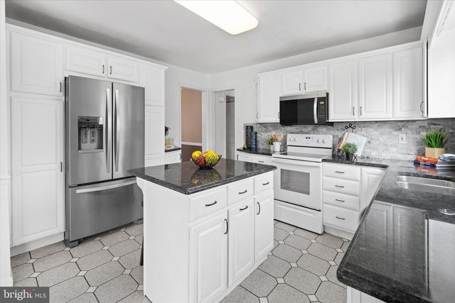 707 PINE RIDGE LN, Hockessin, DE 19707