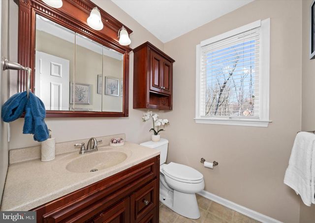 707 PINE RIDGE LN, Hockessin, DE 19707