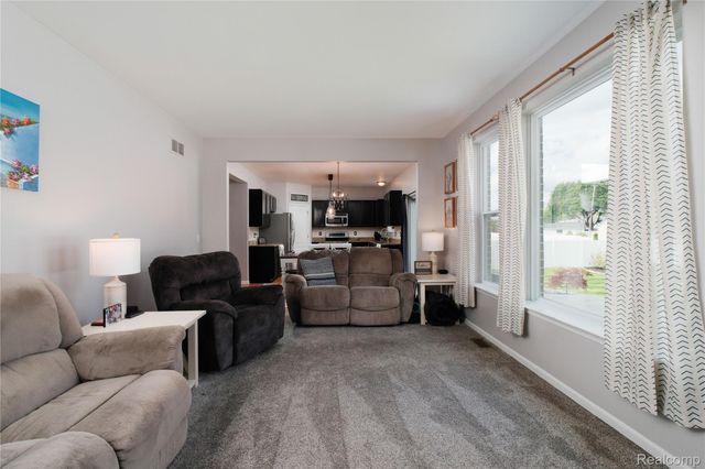 13863 Sherborn Court, Southgate, MI 48195