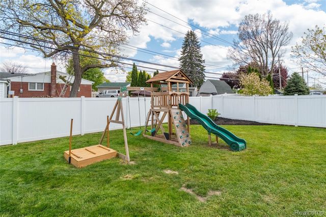 13863 Sherborn Court, Southgate, MI 48195