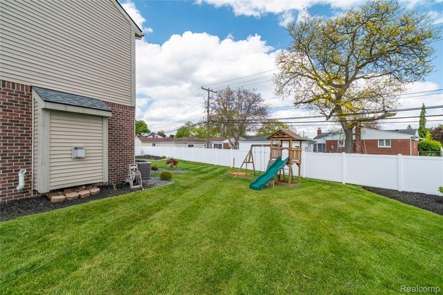 13863 Sherborn Court, Southgate, MI 48195