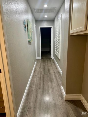 6416 Springtime Court, Bakersfield, CA 93313