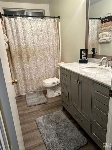 6416 Springtime Court, Bakersfield, CA 93313