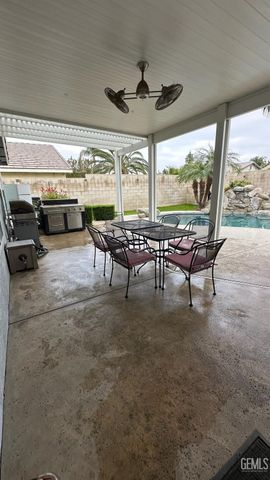 6416 Springtime Court, Bakersfield, CA 93313