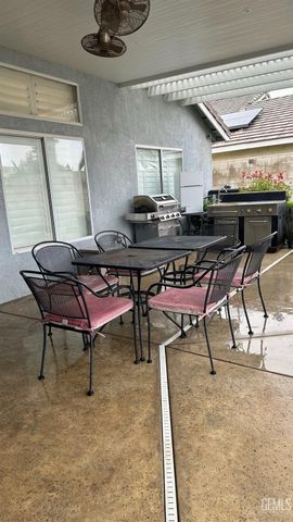 6416 Springtime Court, Bakersfield, CA 93313