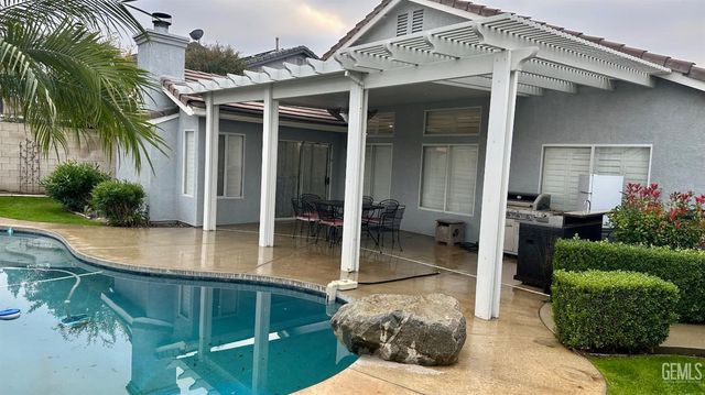 6416 Springtime Court, Bakersfield, CA 93313